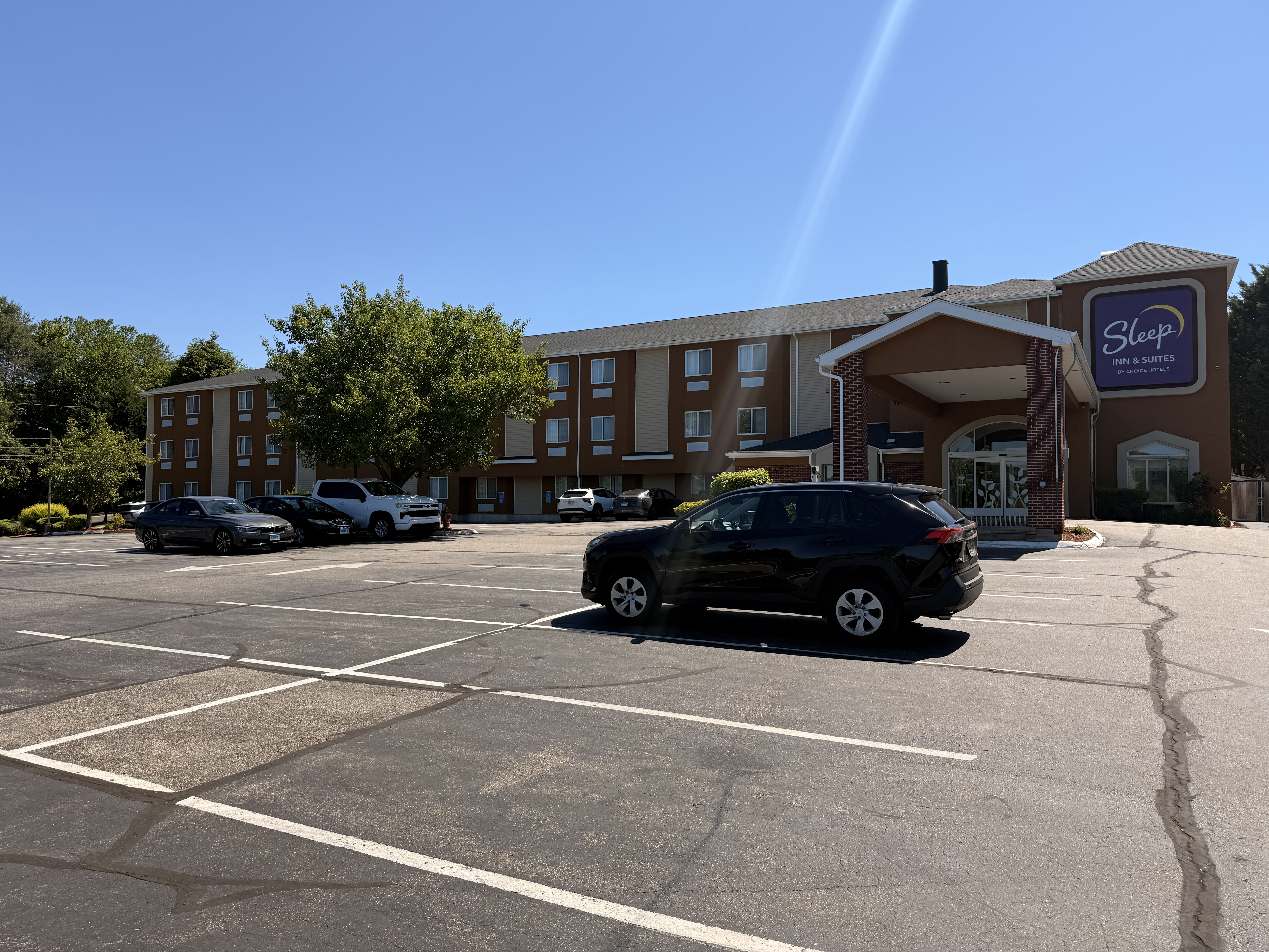 sleep-inn-and-suites-hotel-in-niantic-ct